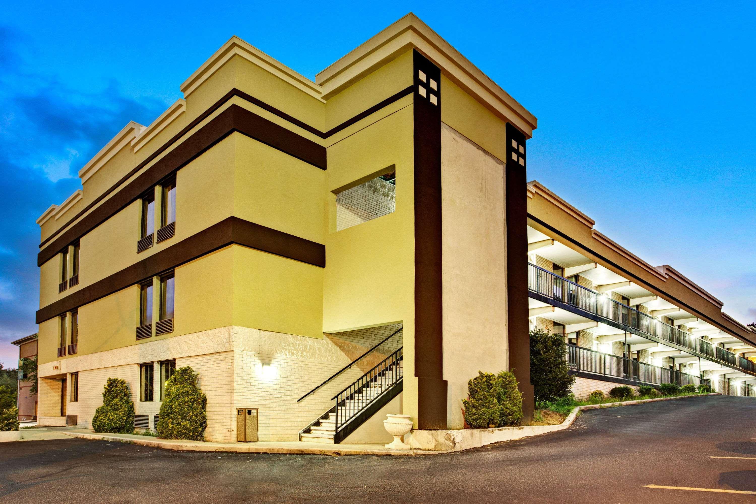 Motel Super 8 Downtown Raleigh Extérieur photo